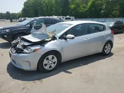 KNAFK5A8XH5678465 2017 KIA FORTE