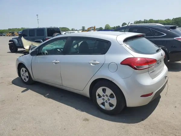 KNAFK5A8XH5678465 2017 KIA FORTE - Image 2