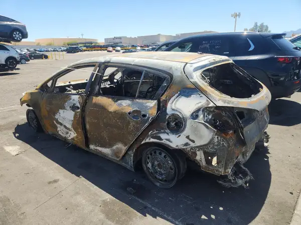 KNAFK5A8XH5679471 2017 KIA FORTE - Image 2