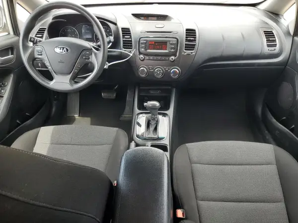 KNAFK5A8XH5679888 2017 KIA FORTE - Image 8
