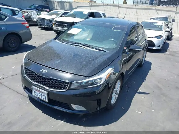 KNAFK5A8XH5680393 2017 KIA FORTE - Image 2