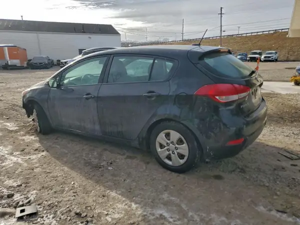 KNAFK5A8XH5682158 2017 KIA FORTE - Image 2
