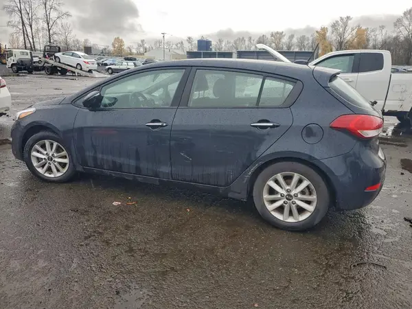 KNAFK5A8XH5690230 2017 KIA FORTE - Image 2