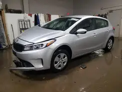 KNAFK5A8XH5697288 2017 KIA FORTE