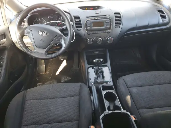KNAFK5A8XH5697873 2017 KIA FORTE - Image 8