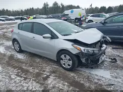 KNAFK5A8XH5700884 2017 KIA FORTE