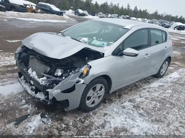 KNAFK5A8XH5700884 2017 KIA FORTE - Image 2