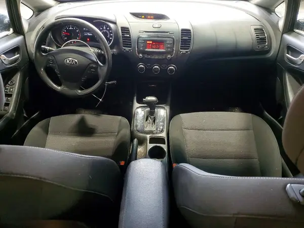 KNAFK5A8XH5702439 2017 KIA FORTE - Image 8