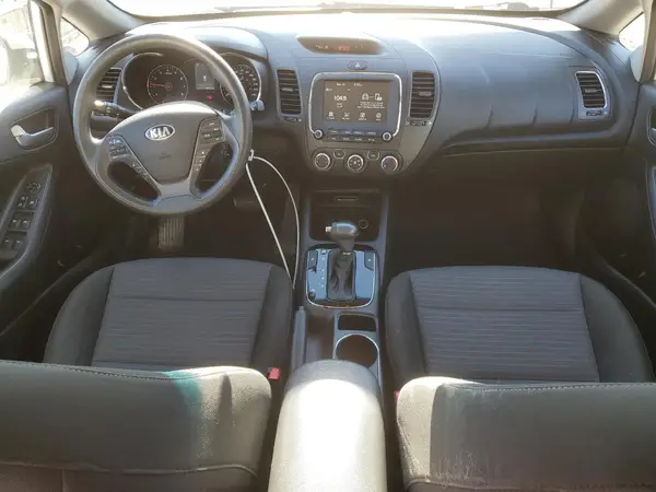 KNAFK5A8XH5704854 2017 KIA FORTE - Image 8