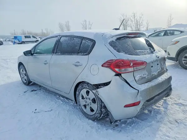 KNAFK5A8XH5713070 2017 KIA FORTE - Image 2