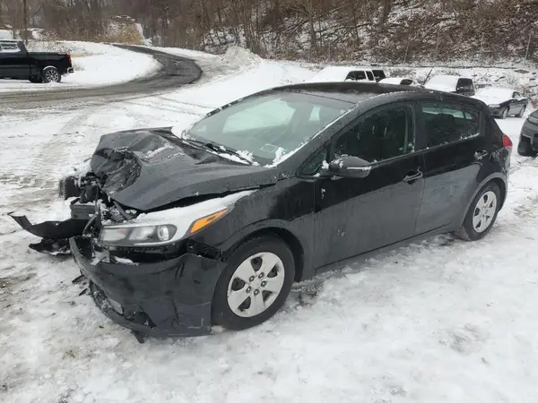KNAFK5A8XH5730824 2017 KIA FORTE - Image 1