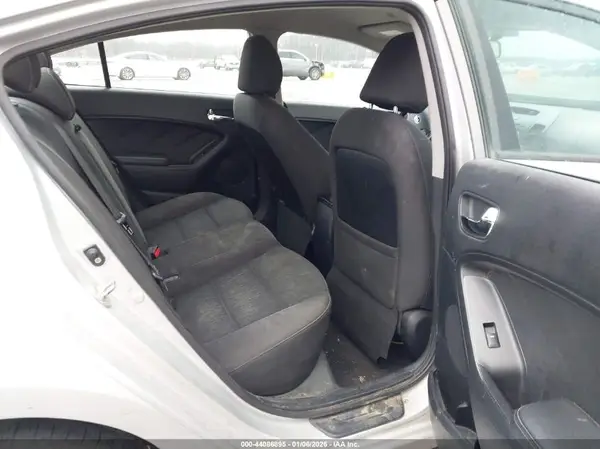 KNAFX4A60G5440410 2016 KIA FORTE - Image 8