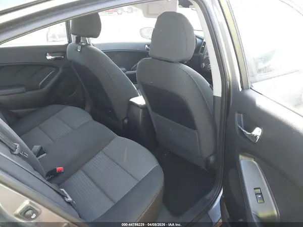 KNAFX4A60G5443923 2016 KIA FORTE - Image 8