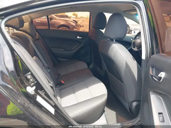 KNAFX4A60G5446966 2016 KIA FORTE - Image 8