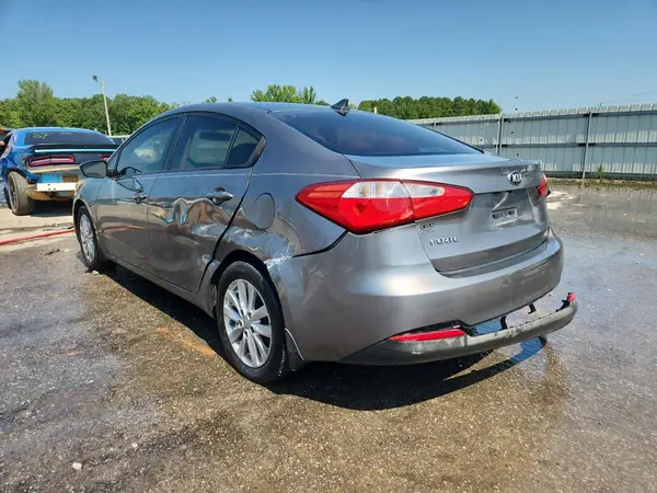 KNAFX4A60G5470538 2016 KIA FORTE - Image 2