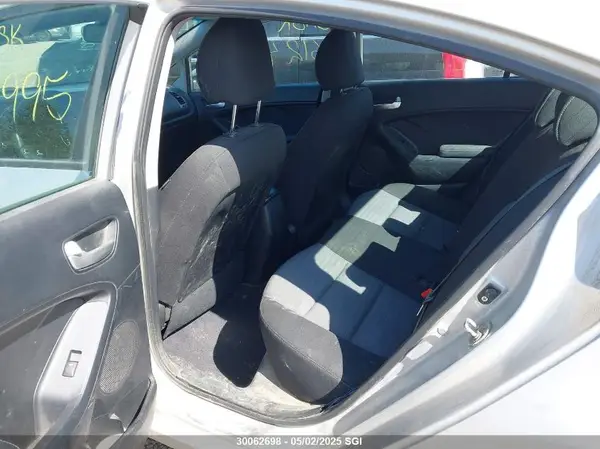 KNAFX4A60G5498498 2016 KIA FORTE - Image 8