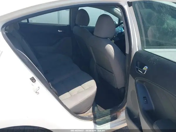 KNAFX4A60G5503814 2016 KIA FORTE - Image 8
