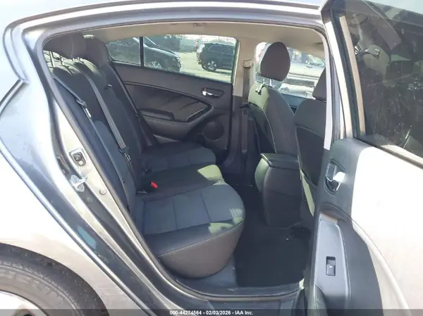 KNAFX4A60G5513713 2016 KIA FORTE - Image 8