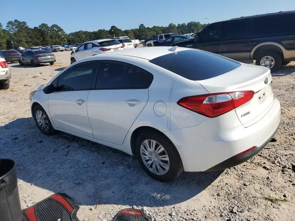 KNAFX4A60G5519382 2016 KIA FORTE - Image 2
