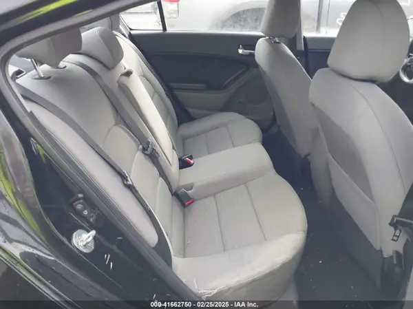 KNAFX4A60G5556660 2016 KIA FORTE - Image 8