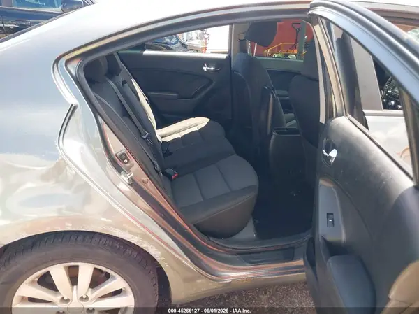 KNAFX4A60G5567545 2016 KIA FORTE - Image 8