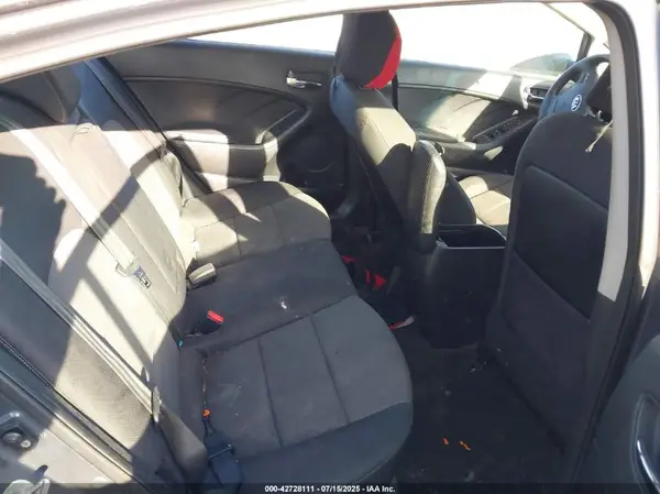 KNAFX4A60G5601662 2016 KIA FORTE - Image 8