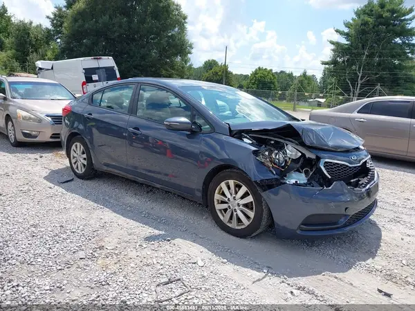 KNAFX4A60G5608952 2016 KIA FORTE - Image 1