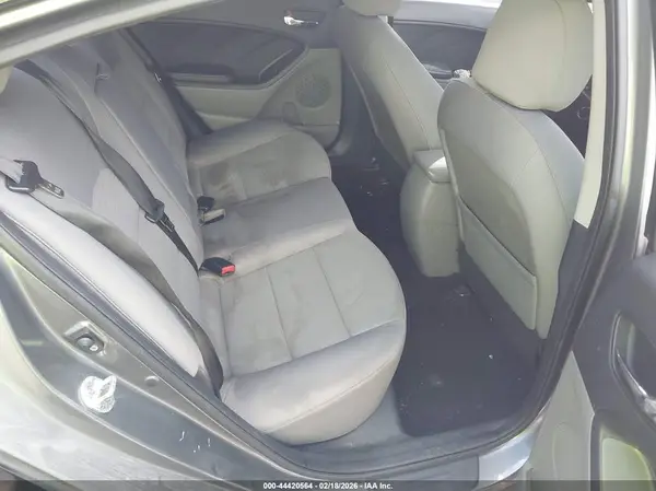 KNAFX4A60G5609955 2016 KIA FORTE - Image 8