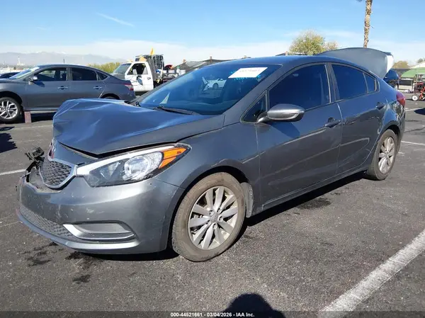 KNAFX4A60G5612094 2016 KIA FORTE - Image 2