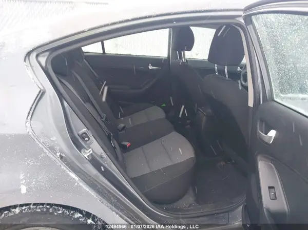 KNAFX4A60G5620857 2016 KIA FORTE - Image 8
