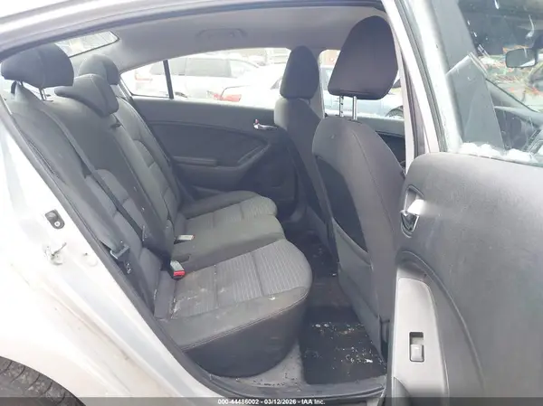 KNAFX4A61G5460813 2016 KIA FORTE - Image 8
