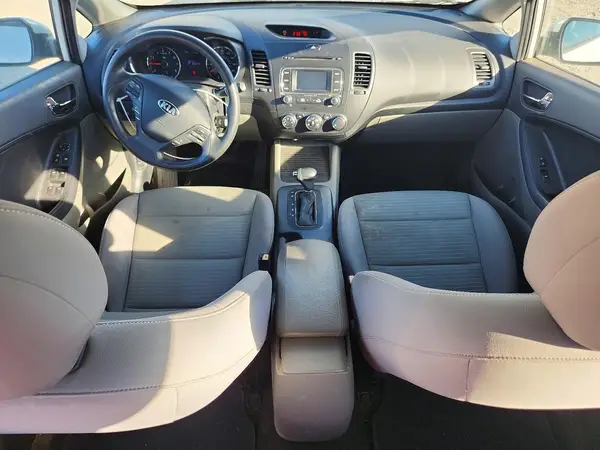 KNAFX4A61G5462867 2016 KIA FORTE - Image 8