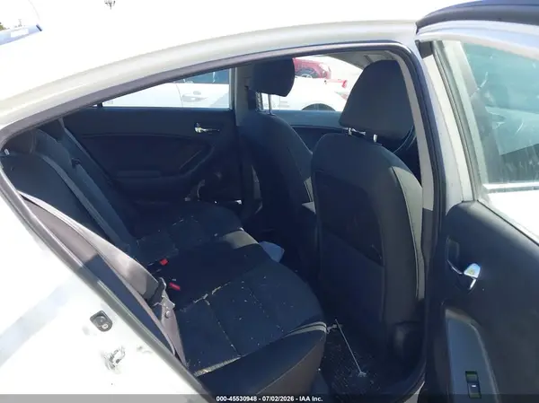 KNAFX4A61G5498025 2016 KIA FORTE - Image 8