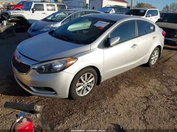 KNAFX4A61G5504261 2016 KIA FORTE - Image 2