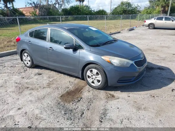 KNAFX4A61G5520377 2016 KIA FORTE - Image 1