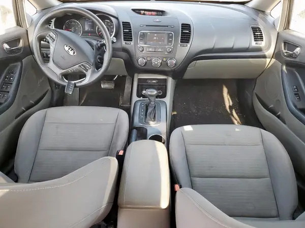 KNAFX4A61G5523618 2016 KIA FORTE - Image 8