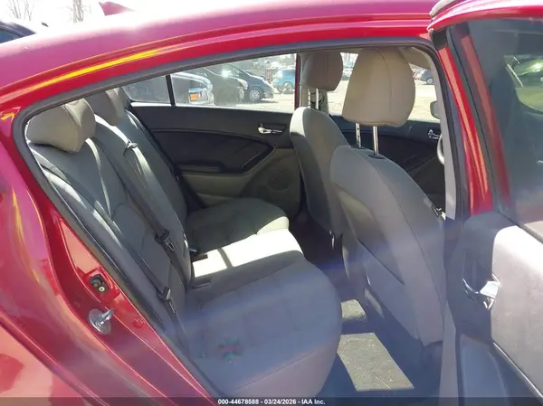 KNAFX4A61G5537521 2016 KIA FORTE - Image 8