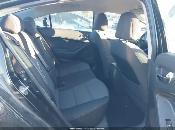 KNAFX4A61G5537907 2016 KIA FORTE - Image 8