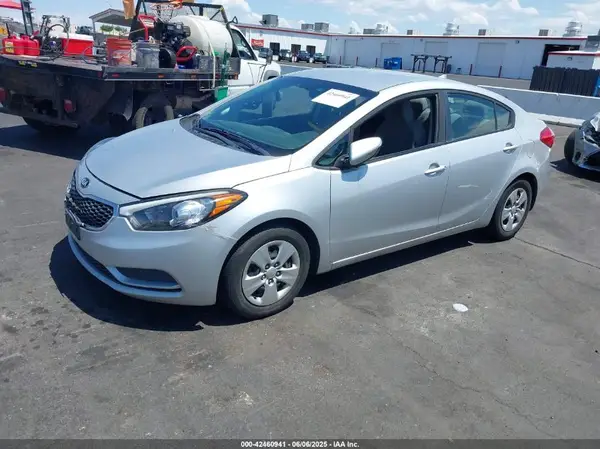 KNAFX4A61G5577209 2016 KIA FORTE - Image 2