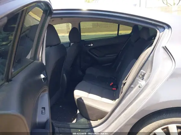 KNAFX4A61G5583267 2016 KIA FORTE - Image 8