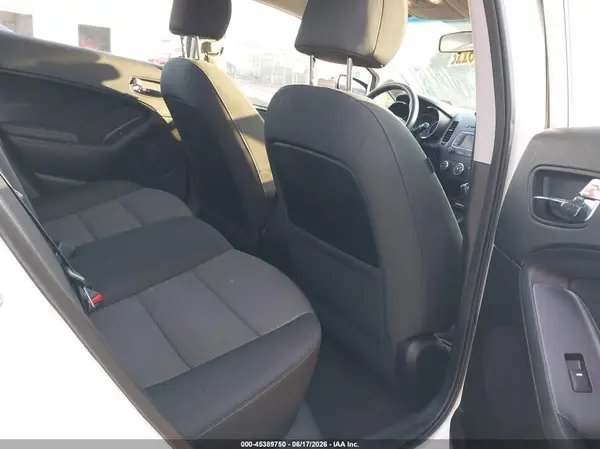 KNAFX4A61G5584175 2016 KIA FORTE - Image 8
