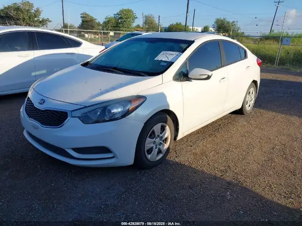 KNAFX4A61G5592745 2016 KIA FORTE - Image 2