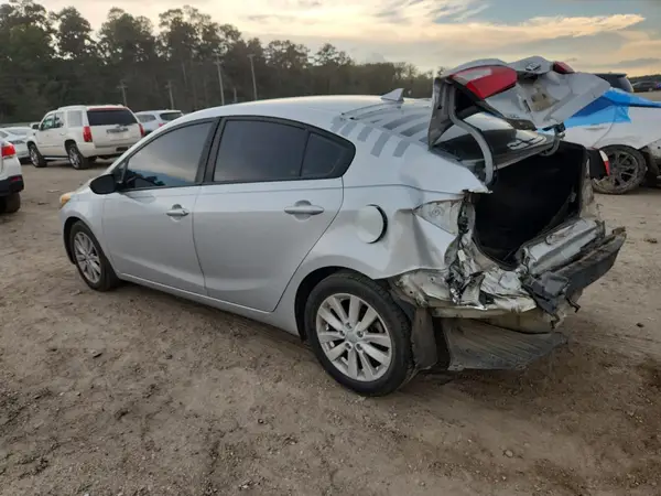 KNAFX4A61G5607826 2016 KIA FORTE - Image 2