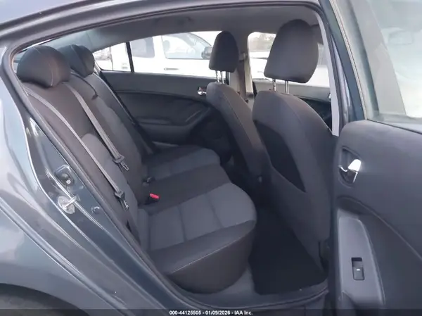 KNAFX4A62G5441624 2016 KIA FORTE - Image 8
