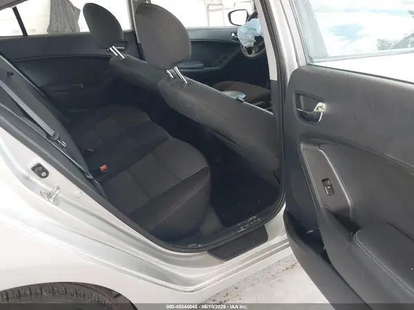 KNAFX4A62G5449206 2016 KIA FORTE - Image 8
