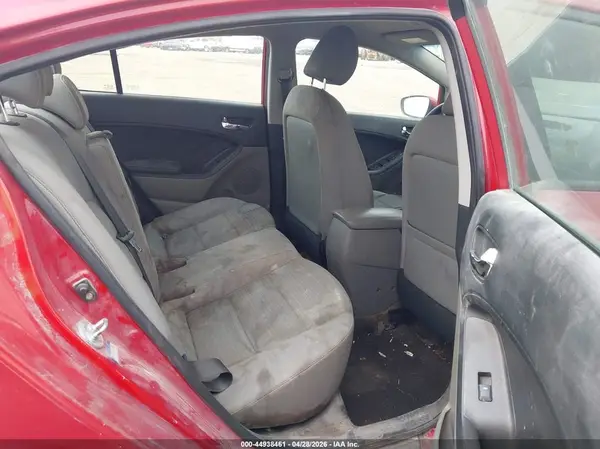KNAFX4A62G5462778 2016 KIA FORTE - Image 8