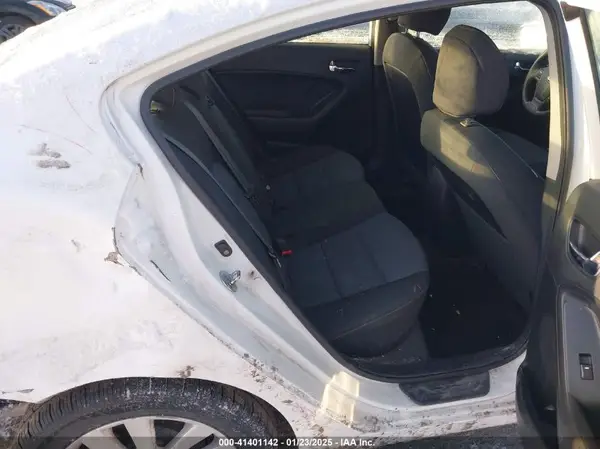 KNAFX4A62G5503264 2016 KIA FORTE - Image 8