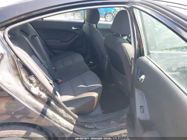 KNAFX4A62G5517908 2016 KIA FORTE - Image 8