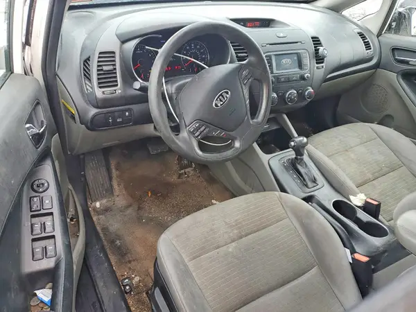 KNAFX4A62G5519349 2016 KIA FORTE - Image 8