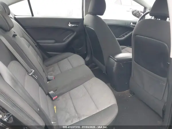 KNAFX4A62G5532666 2016 KIA FORTE - Image 8